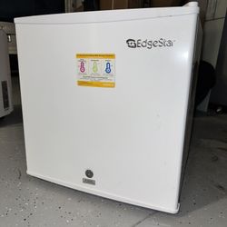 EdgeStar Mini Freezer / Compact Freezer