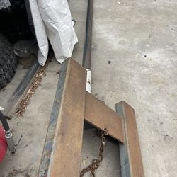 Forklift Carpet Roll Attachment.  Fork Mount Inverted Forklift Rug Ram Carpet Pole