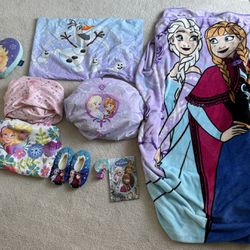 Disney Frozen Elsa and Anna twin bedding sets plus extras - in EUC!
