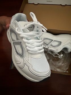 Dior b30 size 8