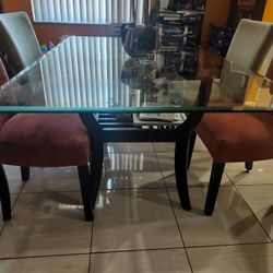Dinning Table 4 Chairs 