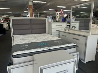 LIMITED TIME ONLY‼️Beautiful 5pc Bedroom Set Available Now $799 With FREE MATTRESS ‼️