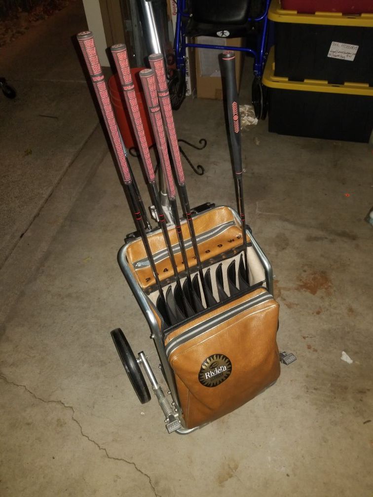 Ajay Riviera Deluxe Vintage Women's Golf Cart with 6 Clubs for Sale in