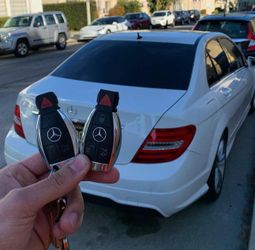 Car Keys N Remotes/ Llaves Con Control