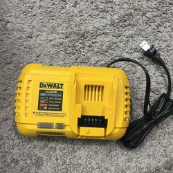 Dewalt Fast Charger 