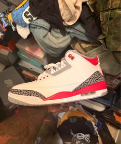 Size 12 worn 2x no creases. Still in great condition