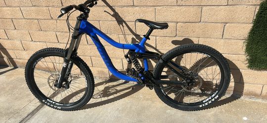 KONA PARK OPERATOR DOWN HILL MOUNTIAN BIKE