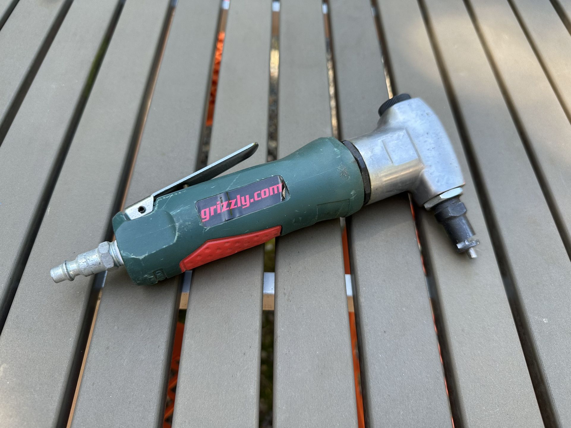 Grizzly T23085 Pneumatic Nibbler