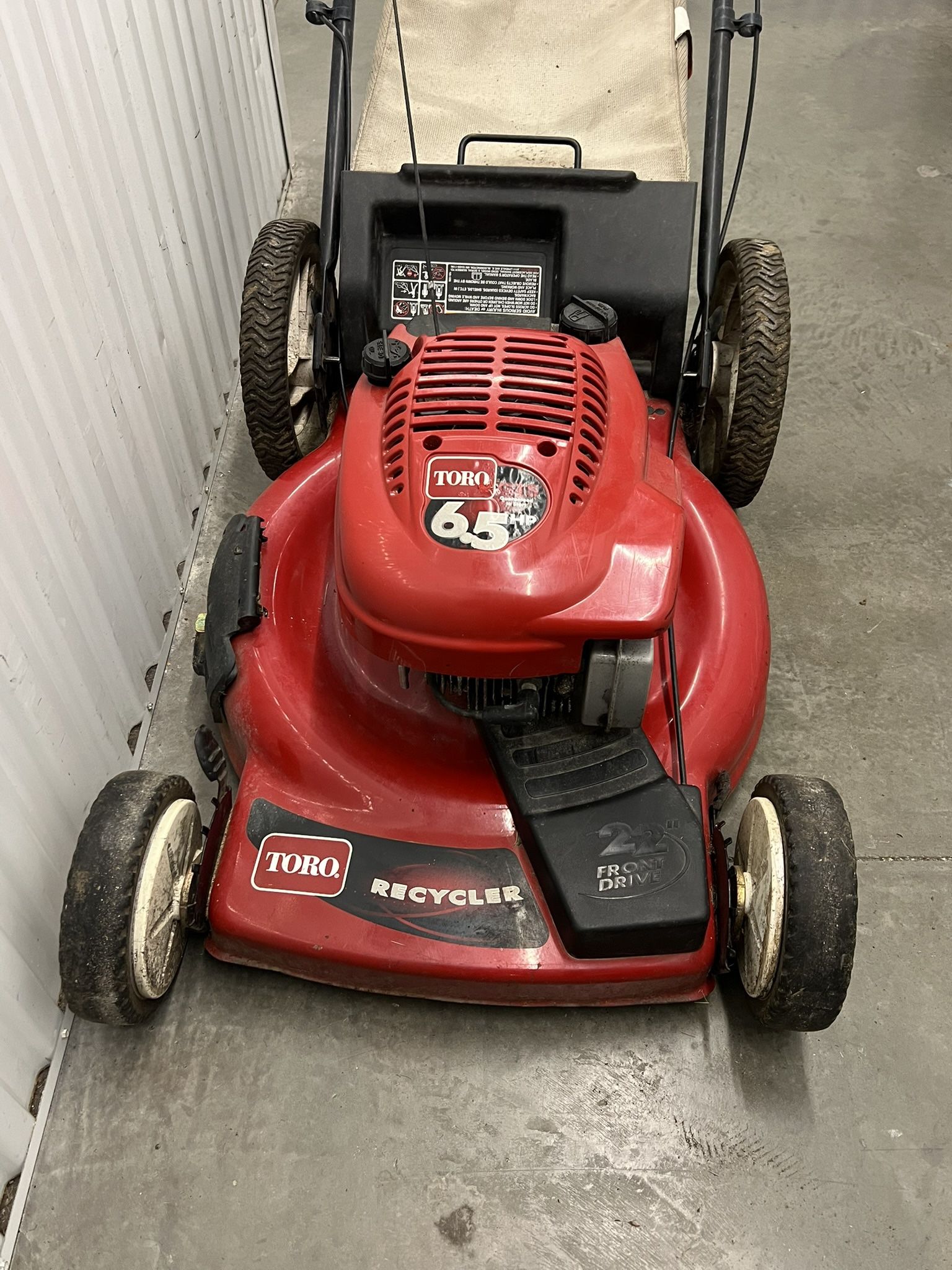 Toro Recycler Lawn Mower 6.5 HP, 22” Front Drive