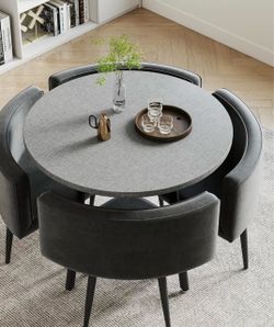 Round dining table