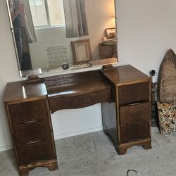 vintage makeup table