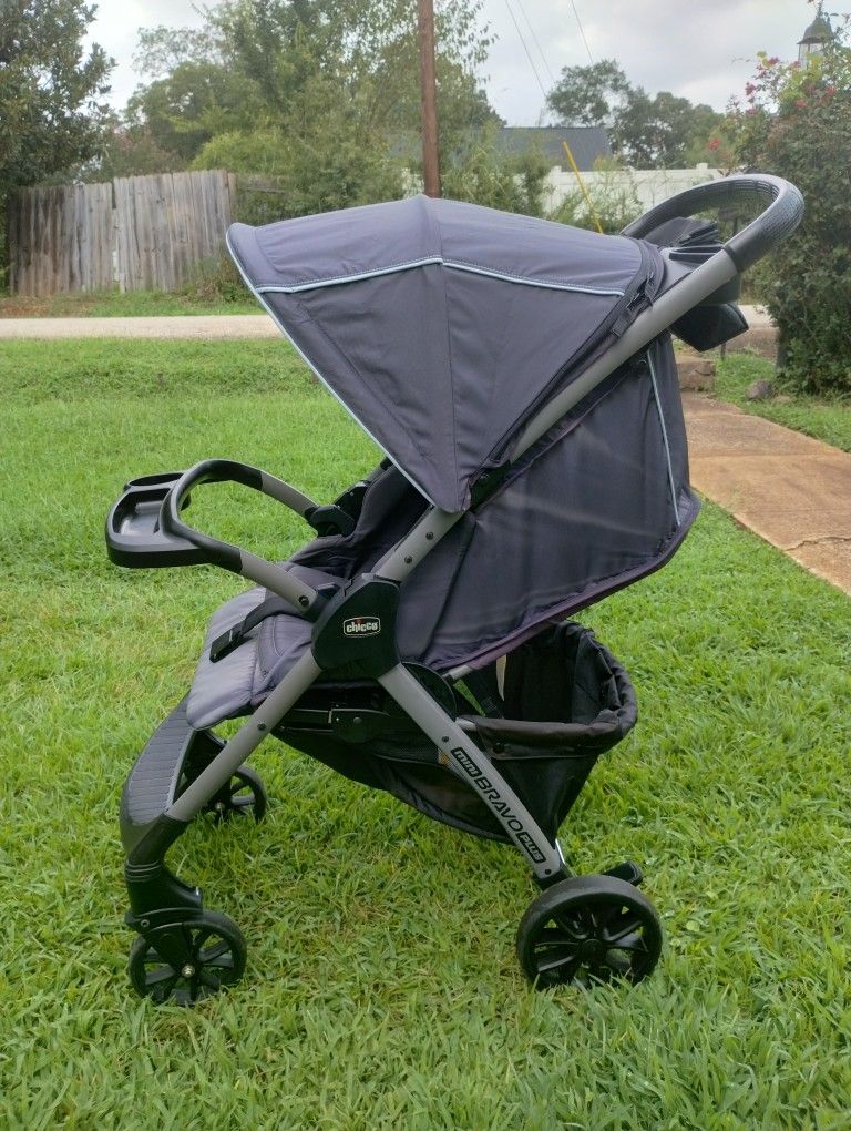 ( Mini Bravo Plus Lightweight Stroller - Graphite ) Used, Great Condition
Used, but in excellent condition.