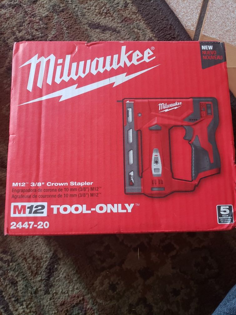 Milwaukee 3/8 crown stapler m12