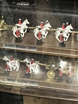 Queen Elizabeth 1977 Silver Jubilee Carriages   New In Box Have 3