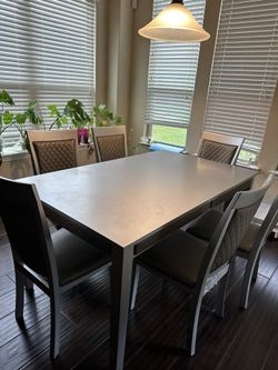 Dinning Table With 6 Chairs