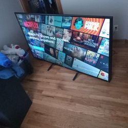 70 Inch Sony Smart TV With A Pair Of 3d Glasses 