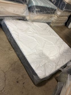 King Mattress Casper Display