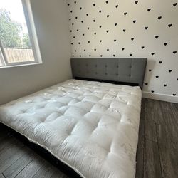 King size bed 