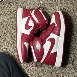 Air Jordan 1 Hi FlyEase