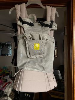 LÍLLÉbaby Complete Baby Carrier All Seasons 6 in 1 Gray- Great Condition
