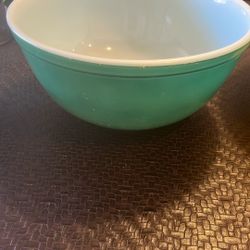 Vintage Pyrex Green Mixing Bowl 2 1/2 Qt Primary Colors Series #403 Milk Glass