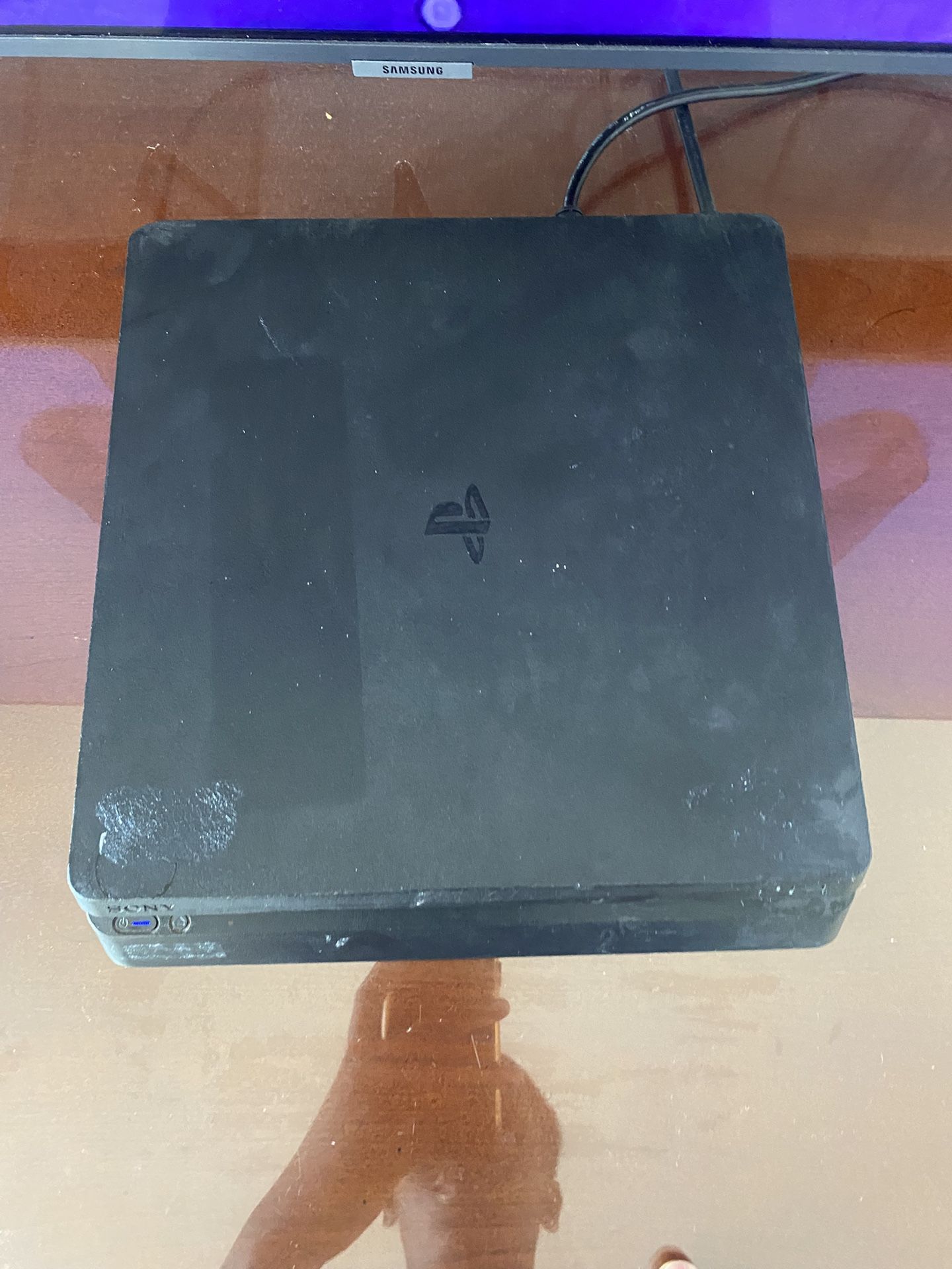 500GB PS4 Slim + Controller