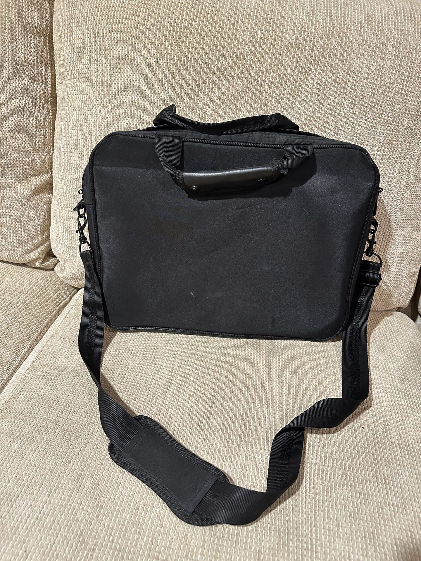 Laptop Bag - Excellent Condition 💼✨