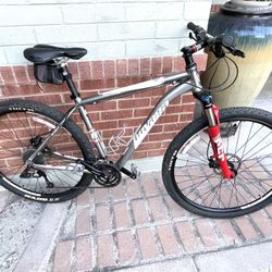 MOUNTAIN  BIKE - 29 ER