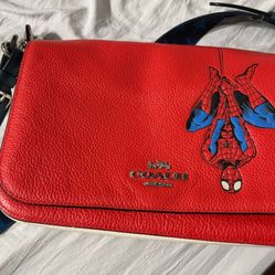 Coach │ Marvel Jes Messenger With Spider Man