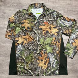 Under Armour brand quarter-zip pullover featuring a Mossy Oak camouflage pattern size 3xL