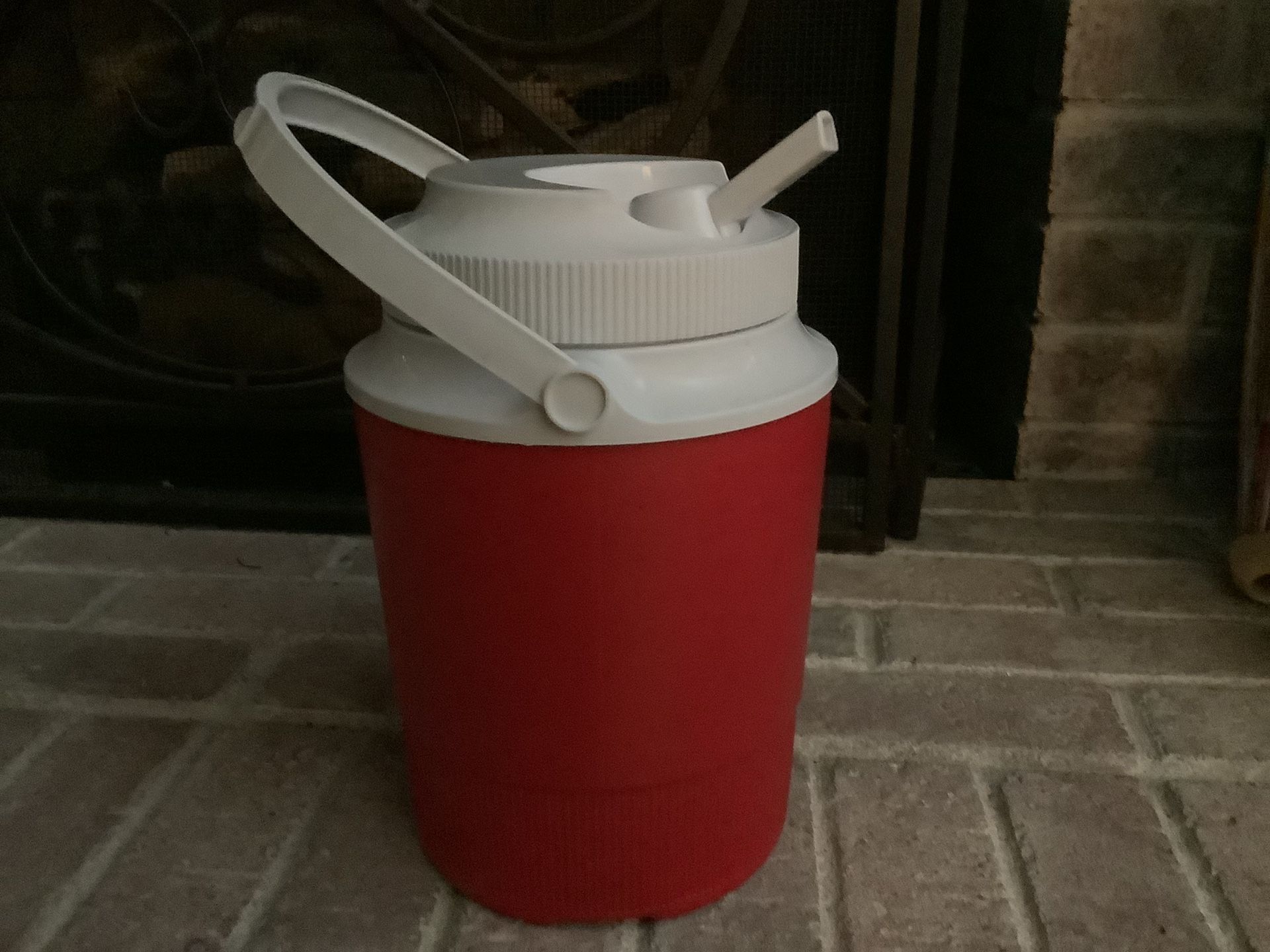 New Never Used Vintage Gott 1502 Rubbermaid Insulted Thermal 1/2 Gallon Water Cooler Jug