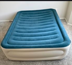Queen Air Mattress 18”