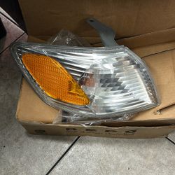 Toyota Camry 2000-2001 Corner Signal Light 