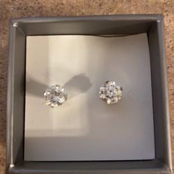 Beautiful 2 Karat White Gold Diamond Earrings