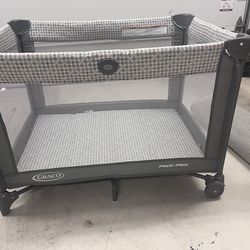 Graco Pack n Play with 2” Mattress Topper