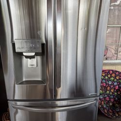 Refrigerator 