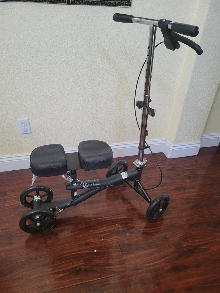 Roscoe Medical Knee Scooter – Great Condition!
