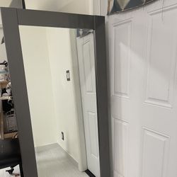 Looks Like NEW Long  Mirror 🪞 Height 5’2 - Width 26” $100 