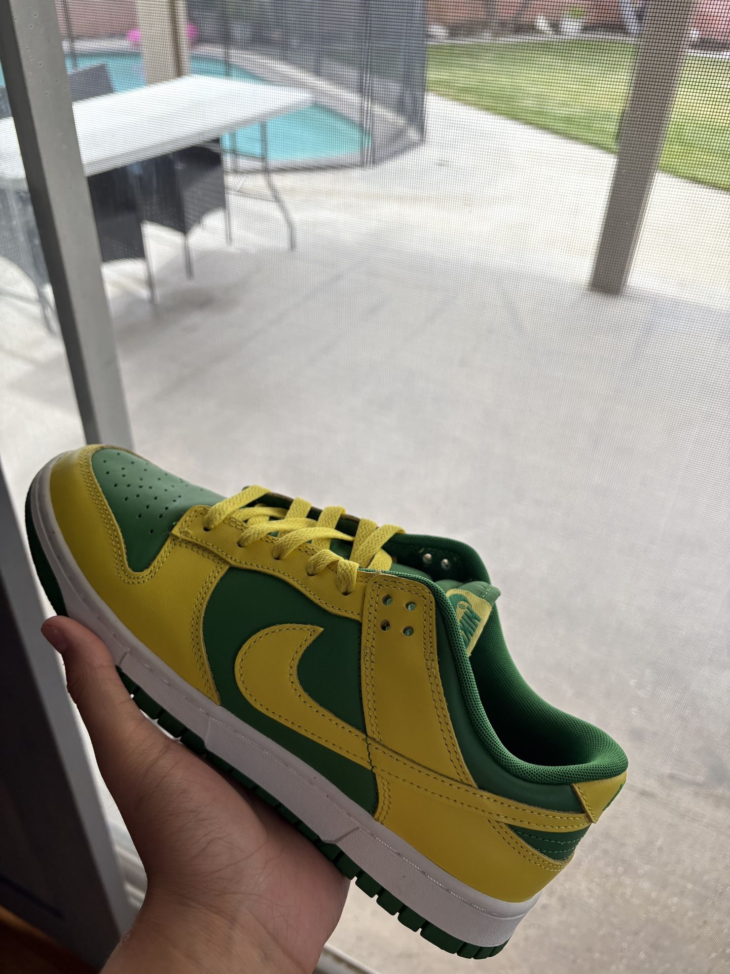 nike dunk low “reverse brazil”