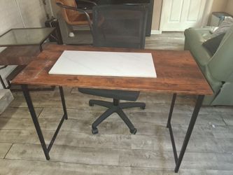 Office chair and table
