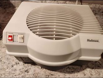 Holmes HM-1550 CoolMist Humidifier - works