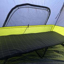 Coleman ComfortSmart Deluxe Folding Camp Cot with Sleeping Pad