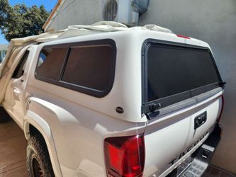 Toyota tacoma camper shell
