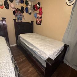 2 Twin Size Bed