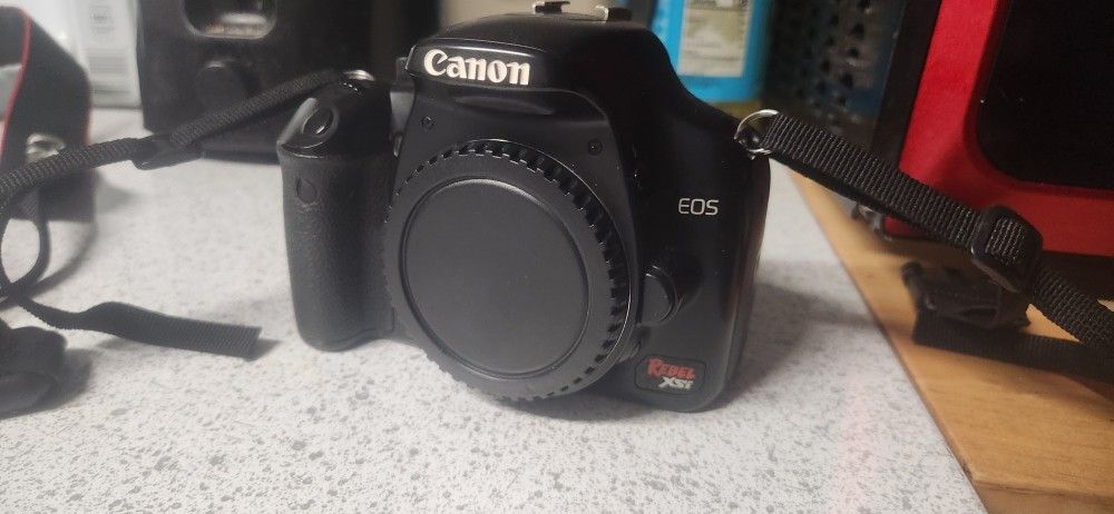 Canon Xsi Camera
