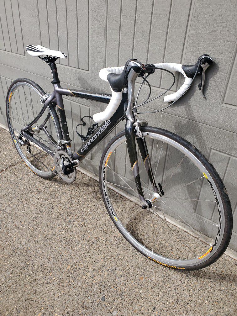 Small Cannondale Road Bike