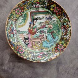 Famille Rose Decorative Plate 