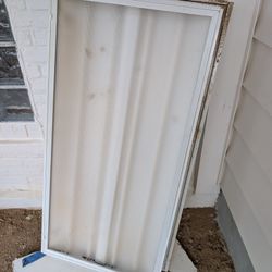 Free Light Fixtures For pickup 