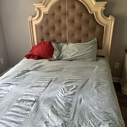 Queen Bedroom Set