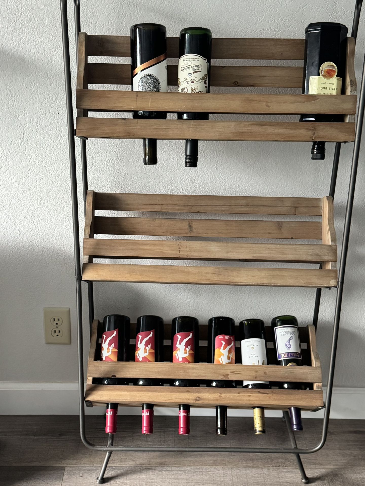 18 Bottle Wine Rack